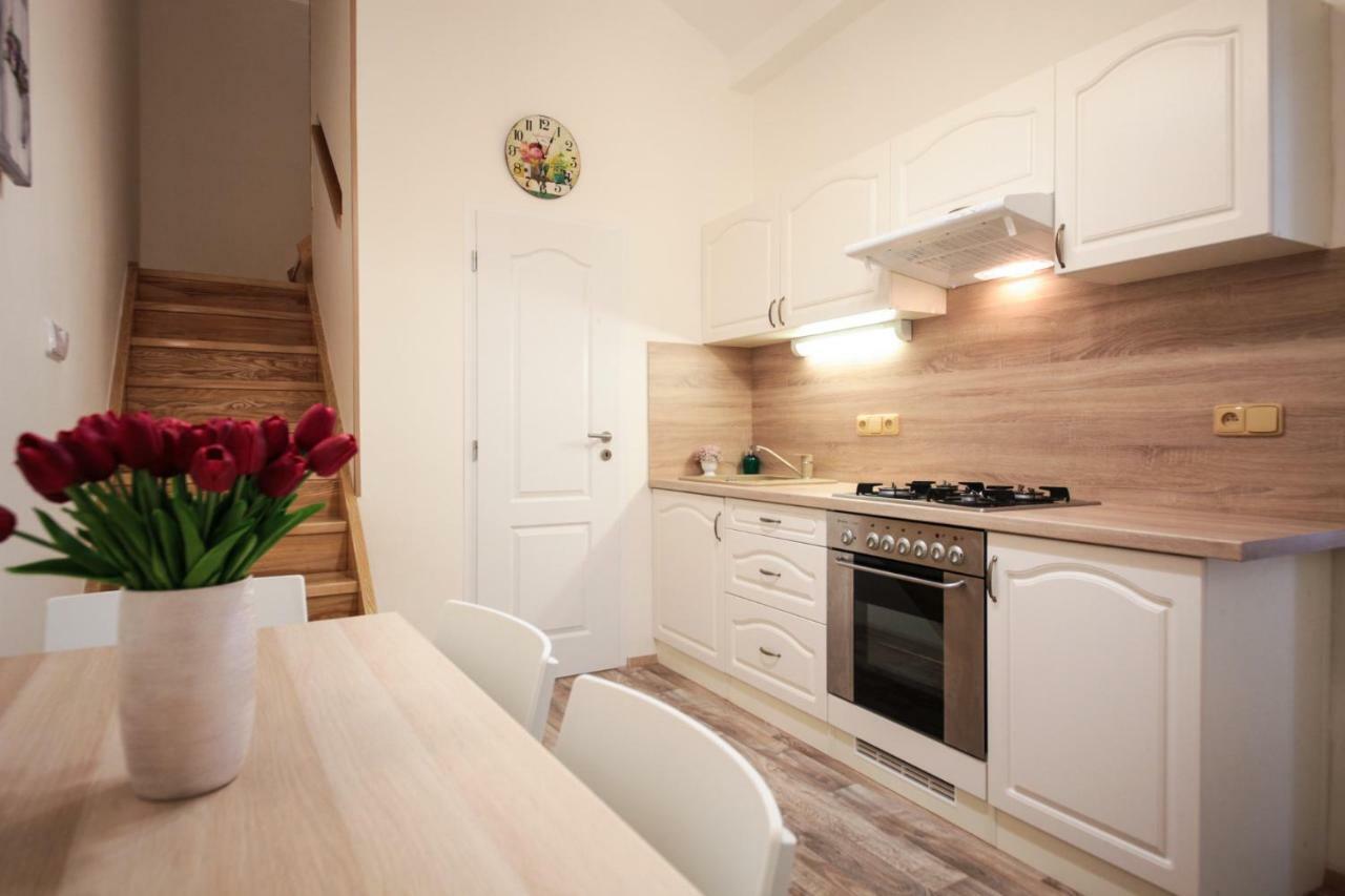 Family Duplex On Wenceslas Square Apartamento Praga Exterior foto